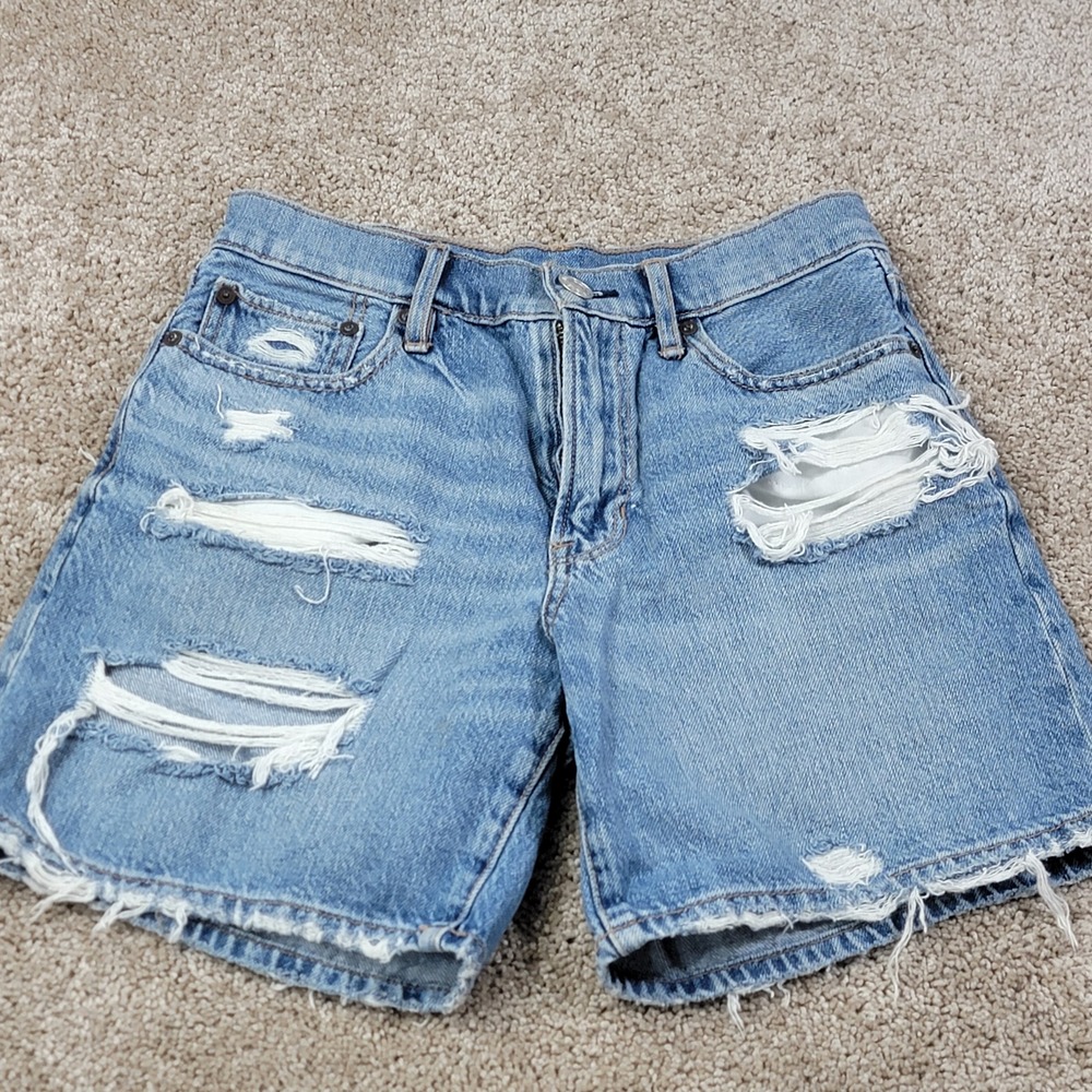 American Eagle Womens Light Wash Distressed Shredded Denim Shorts Size 2 Cotton